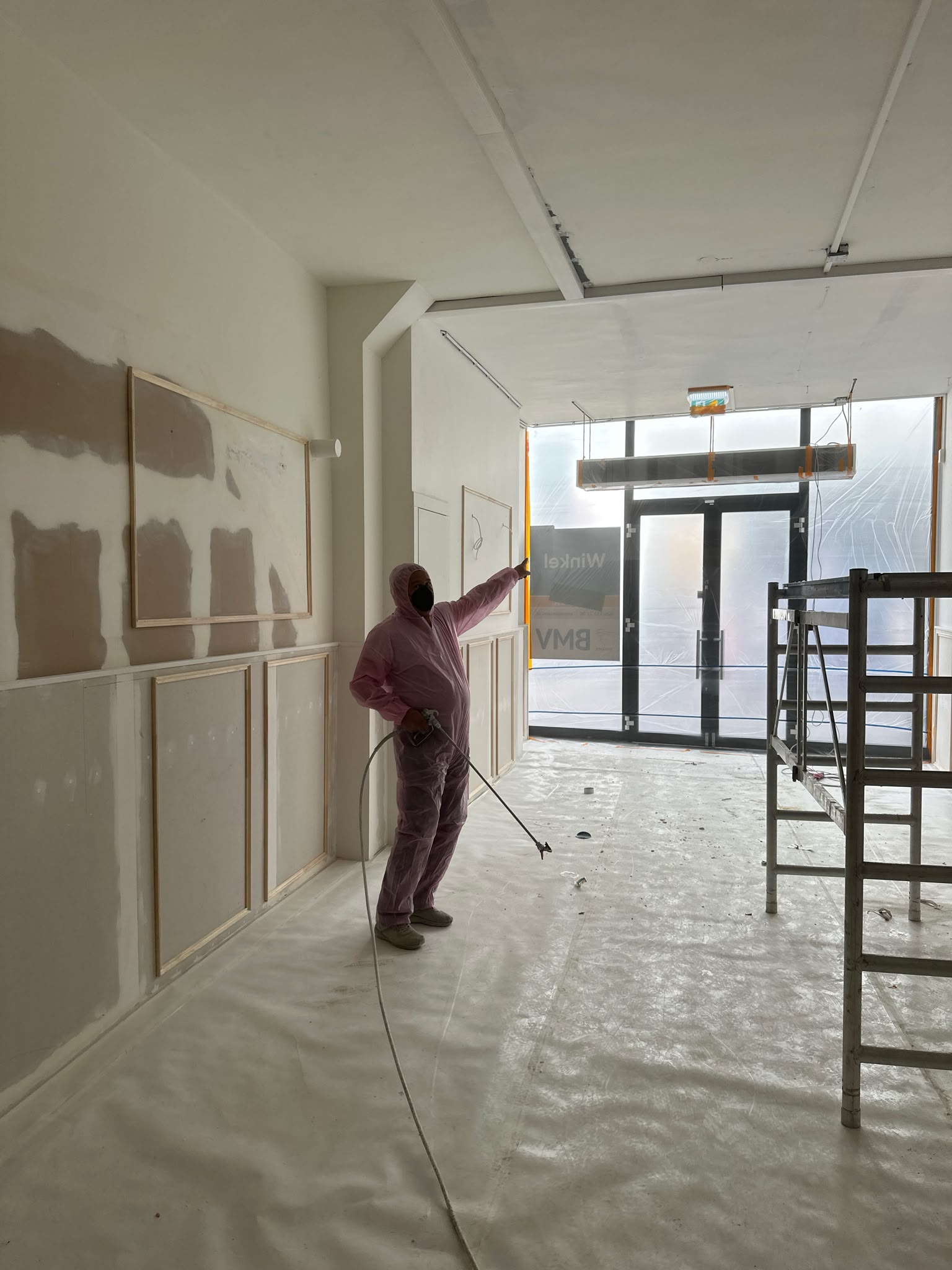 Stuc- en schilderwerk winkelpand - Arnhem