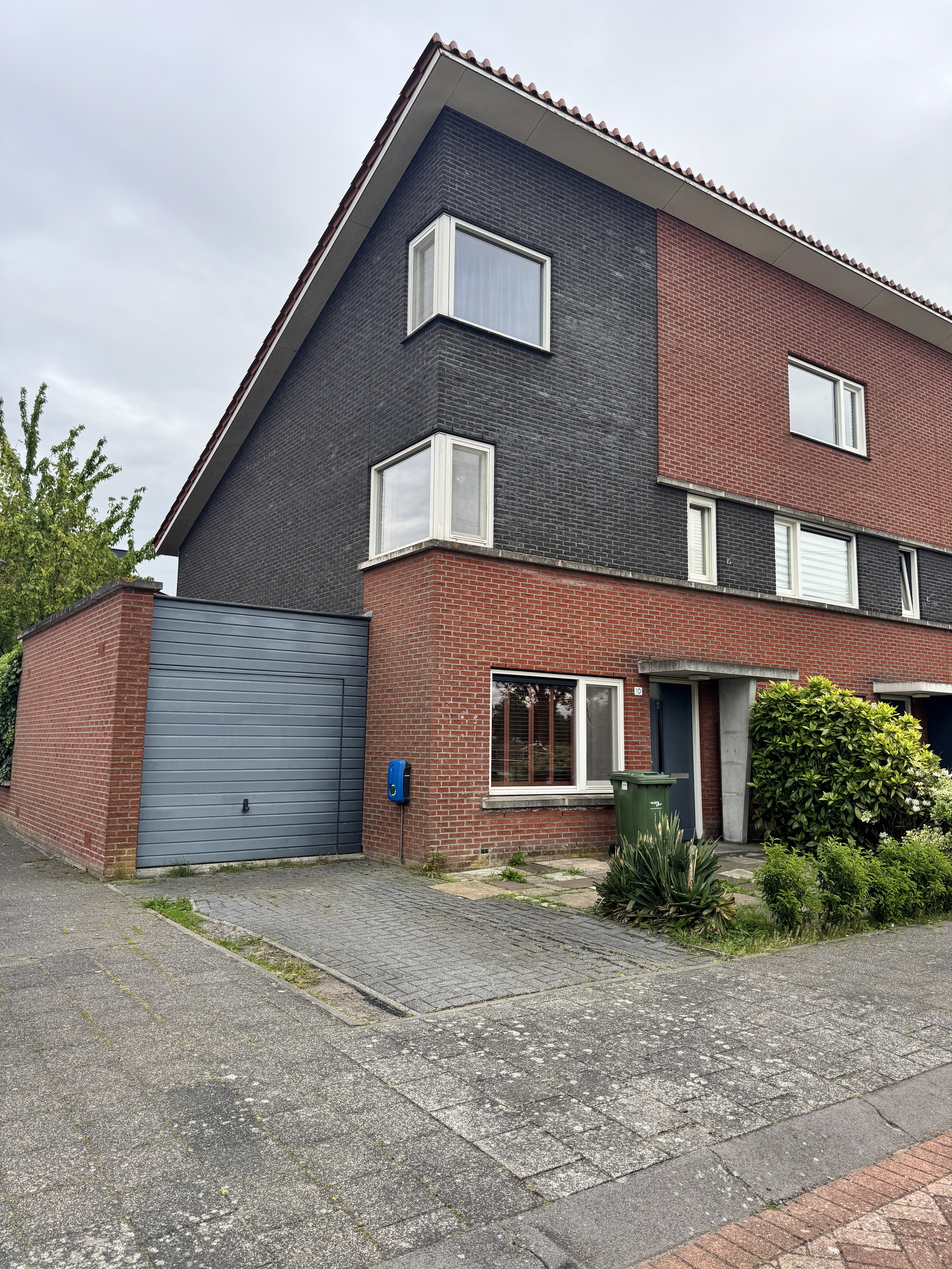 Buitenschilderwerk geschakelde woningen Rotterdam
